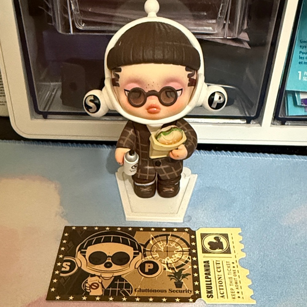 Skull Panda Gluttonous security popmart